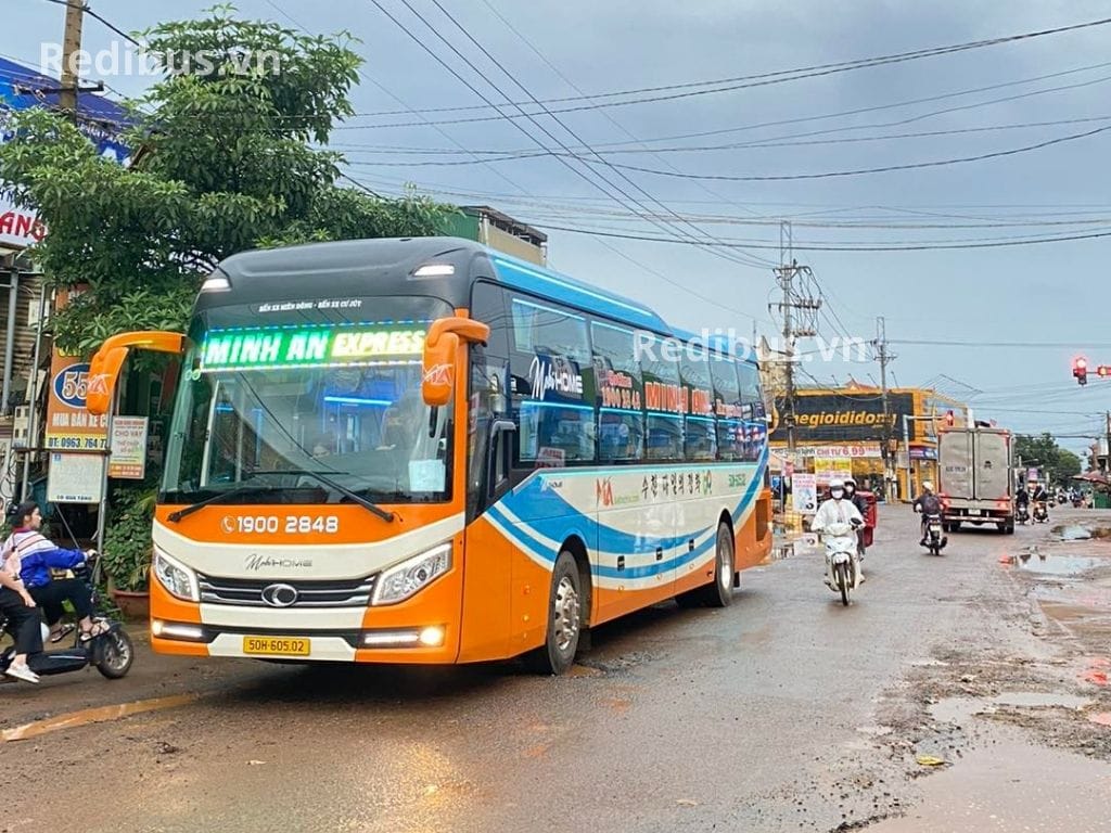Trải nghiệm xe limousine sang trọng cùng nhà xe minh an thư kỳ Xe limousine cao cấp mới 34 phòng của nhà xe minh an thư kỳ, nội thất hiện đại, phục vụ hành khách tuyến đường đăk nông - sài gòn